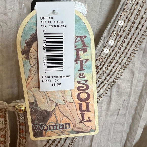 Plus size sleeveless blouse - Picture 3 of 5